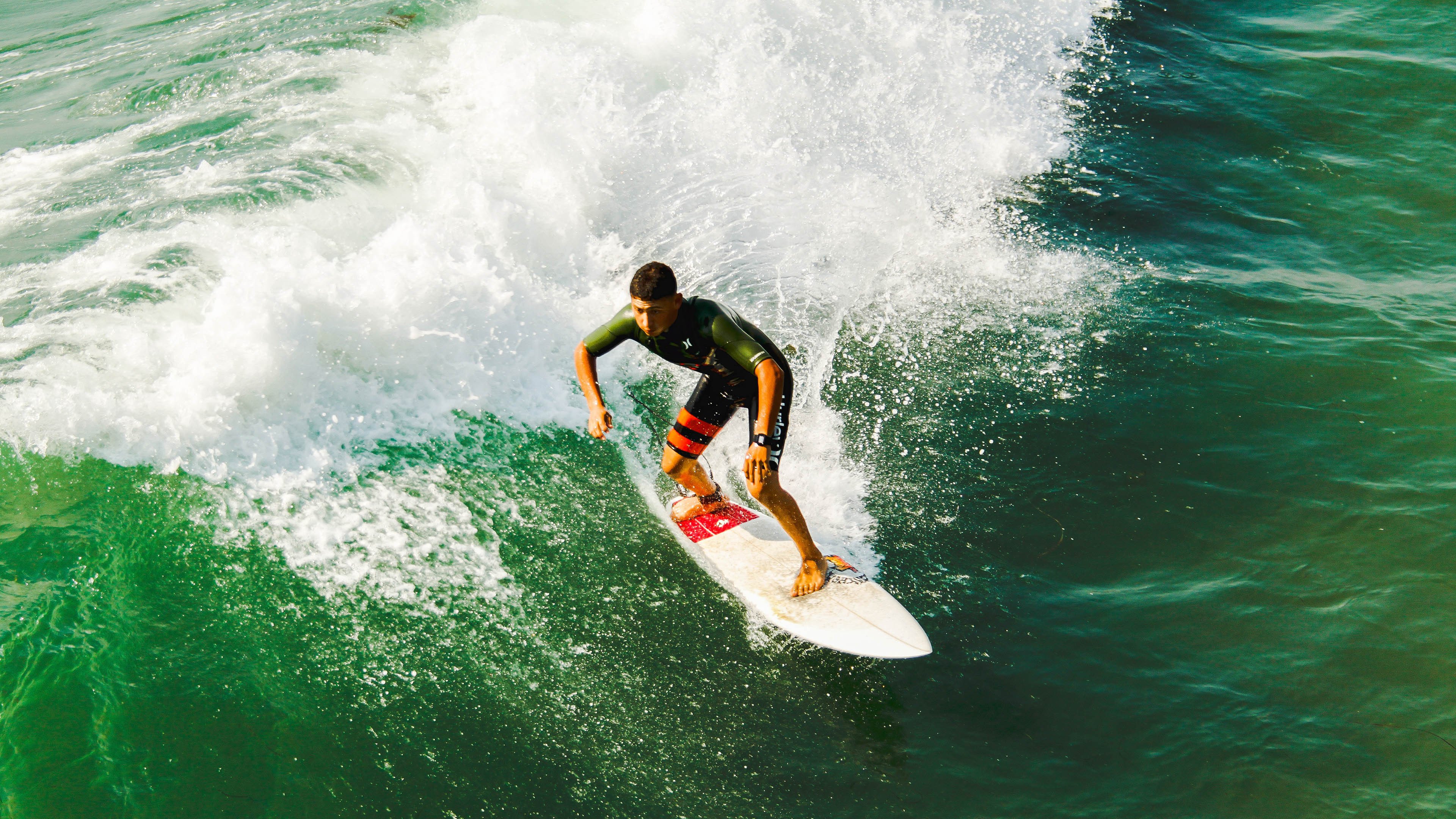 羽毛球最新战报！比利时队迎战法国队，年轻新星表现惊艳，未来可期