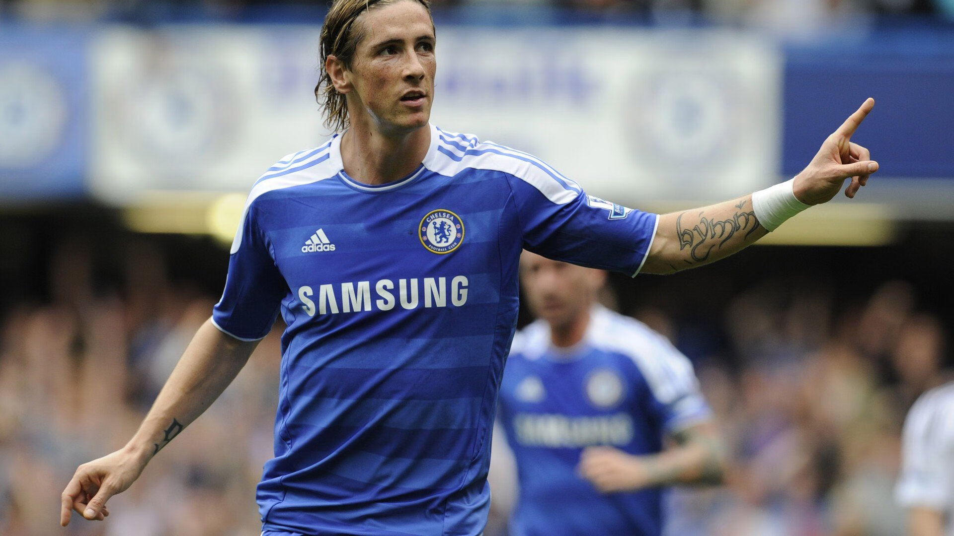 C罗赛后谦逊发言登热搜，皇家马德里血战莱比锡引发热议